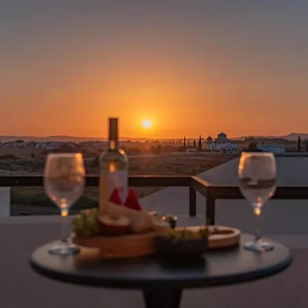 Dom wakacyjny 3br Sunset View Retreat Steps From The By Cyprus Horizons