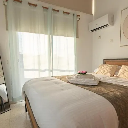 Dom wakacyjny 3br Sunset View Retreat Steps From The By Cyprus Horizons